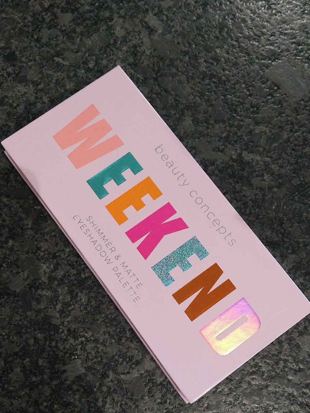 Beauty Concepts Weekend Pink Eyeshadow Palette — Pink Shades